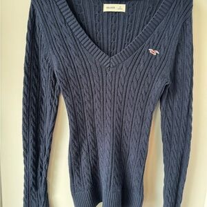 Hollister Cable-Knit Icon V-Neck Sweater Navy Blue